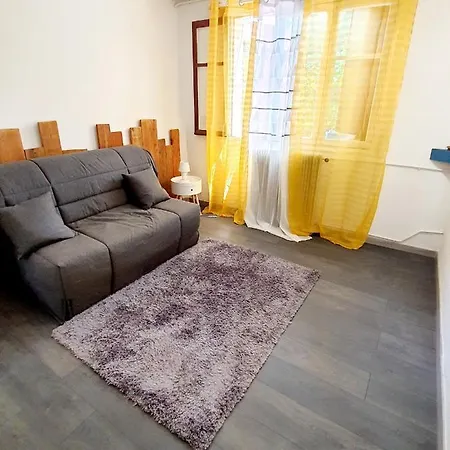 Rez-de-chaussee De Apartment